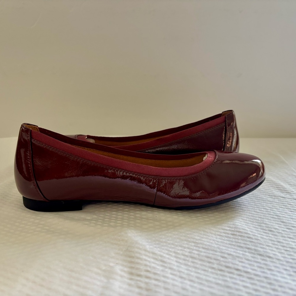 Vionic Anita Women's Flats & Oxfords Crimson Crinkle Patent Size 6.5 - Picture 6 of 13